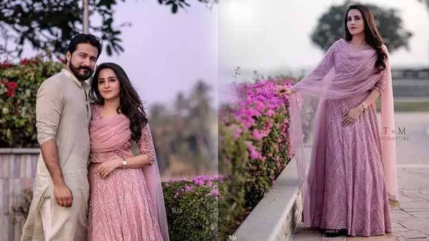 Latest) Traditional Kerala Engagement Lehenga Choli Design