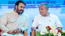 mohanlal-and-pinarayi-vij